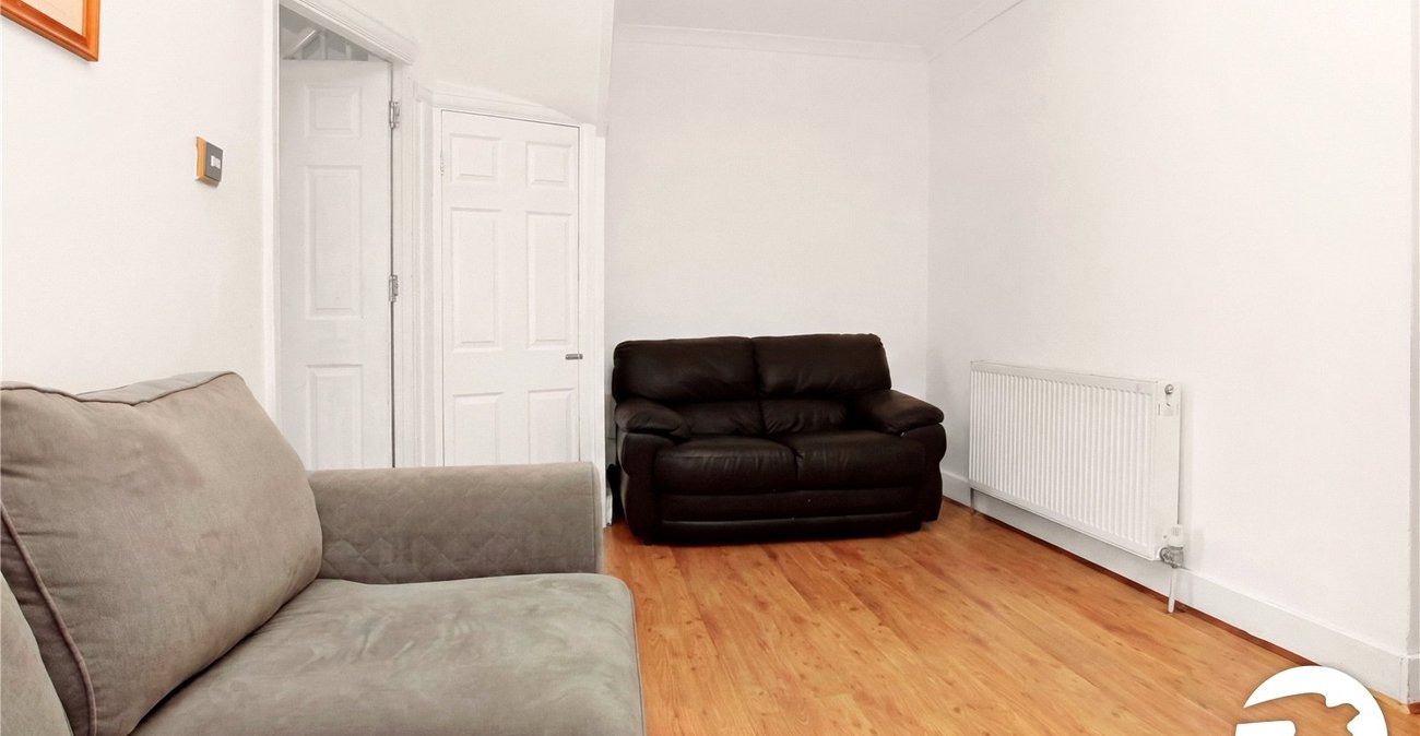 3 bedroom house for sale in Shooters Hill | Robinson Jackson
