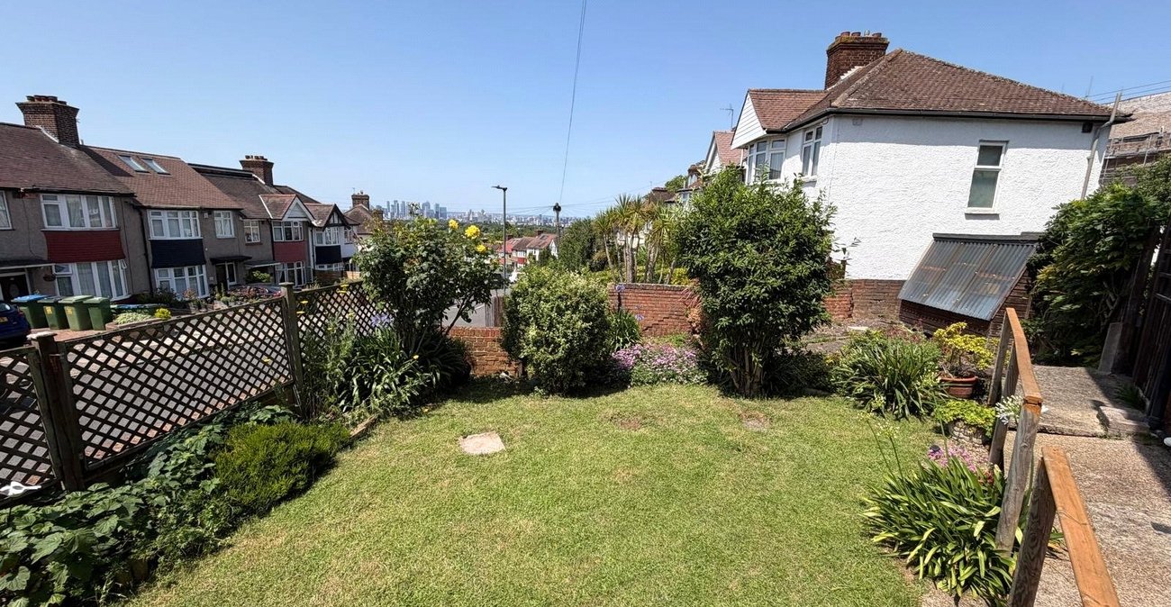 3 bedroom house for sale in Shooters Hill | Robinson Jackson