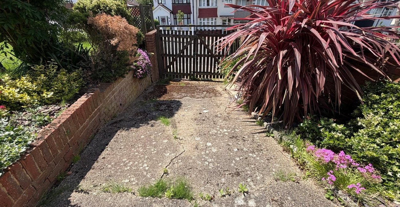 3 bedroom house for sale in Shooters Hill | Robinson Jackson