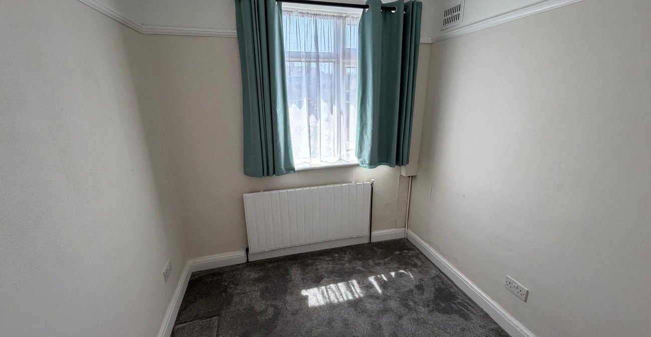 3 bedroom house for sale in Shooters Hill | Robinson Jackson