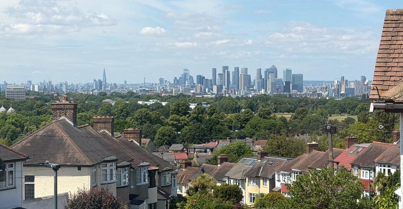 3 bedroom house for sale in Shooters Hill | Robinson Jackson
