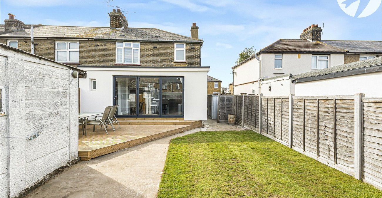 3 bedroom house for sale in Swanscombe | Robinson Jackson