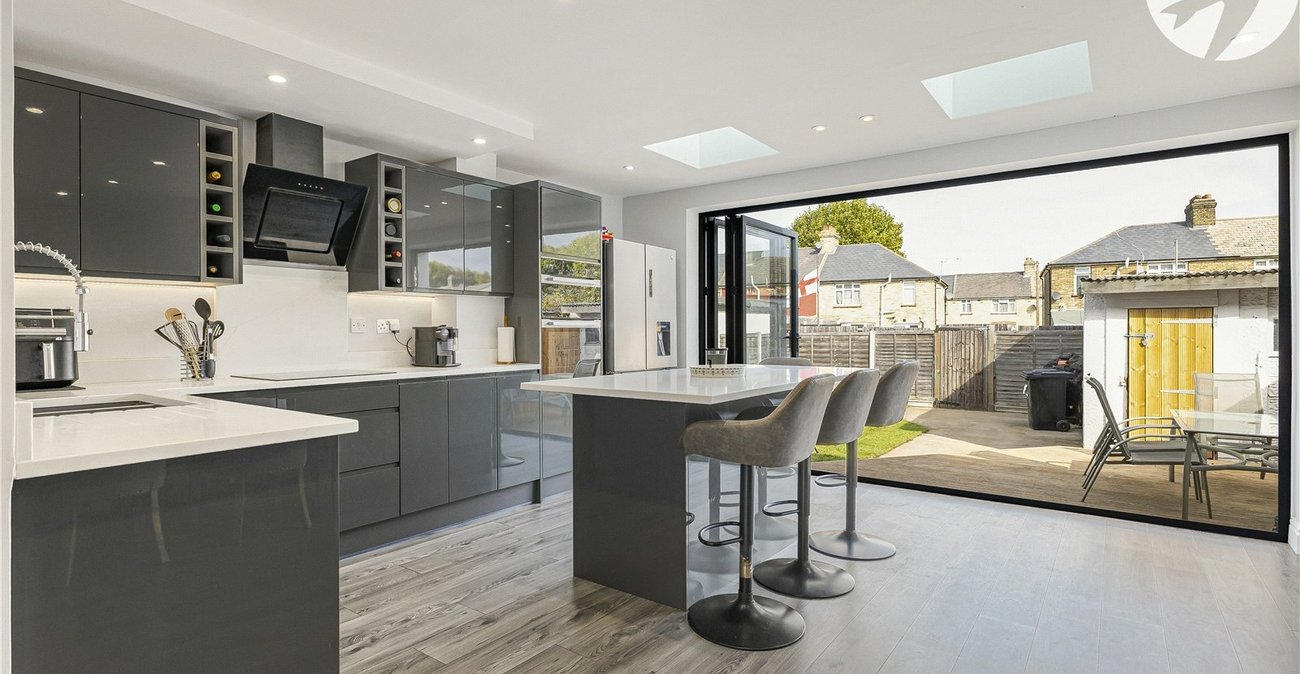 3 bedroom house for sale in Swanscombe | Robinson Jackson