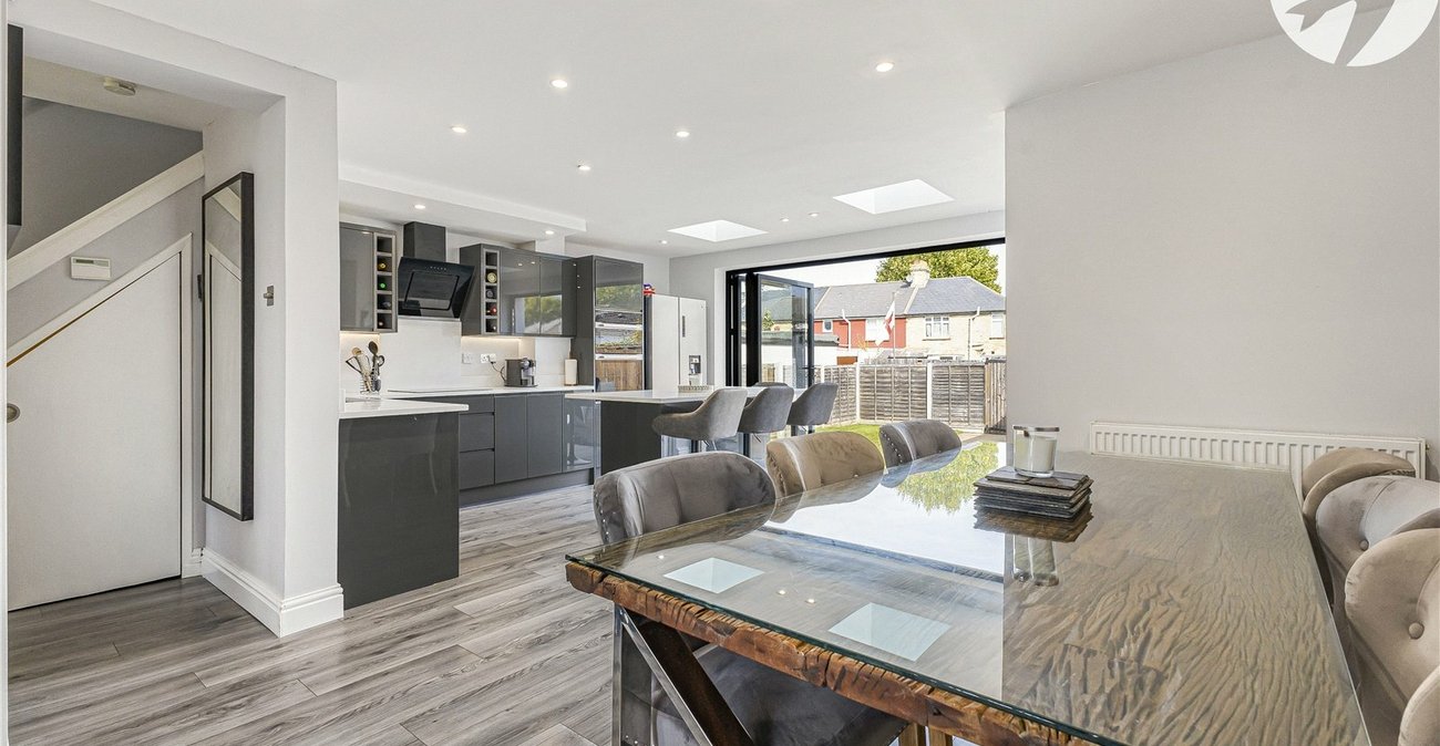 3 bedroom house for sale in Swanscombe | Robinson Jackson