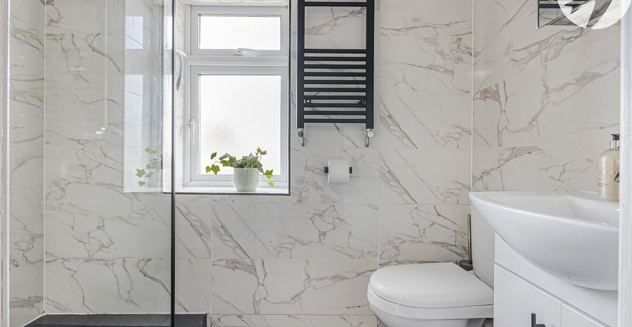 3 bedroom house for sale in Swanscombe | Robinson Jackson