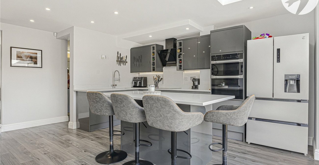 3 bedroom house for sale in Swanscombe | Robinson Jackson