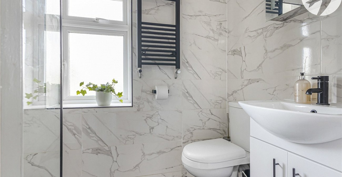 3 bedroom house for sale in Swanscombe | Robinson Jackson