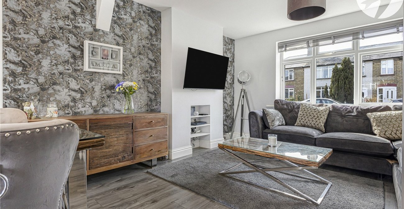 3 bedroom house for sale in Swanscombe | Robinson Jackson