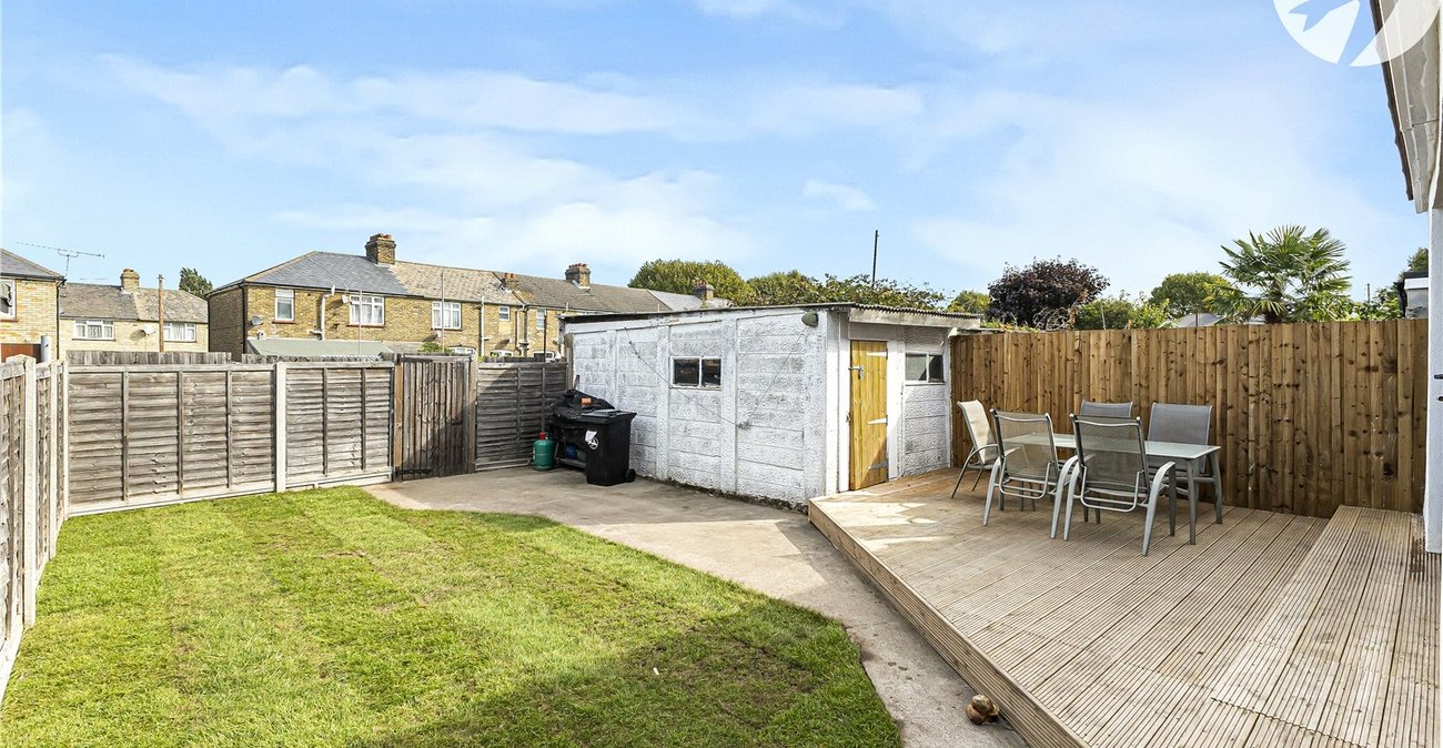 3 bedroom house for sale in Swanscombe | Robinson Jackson