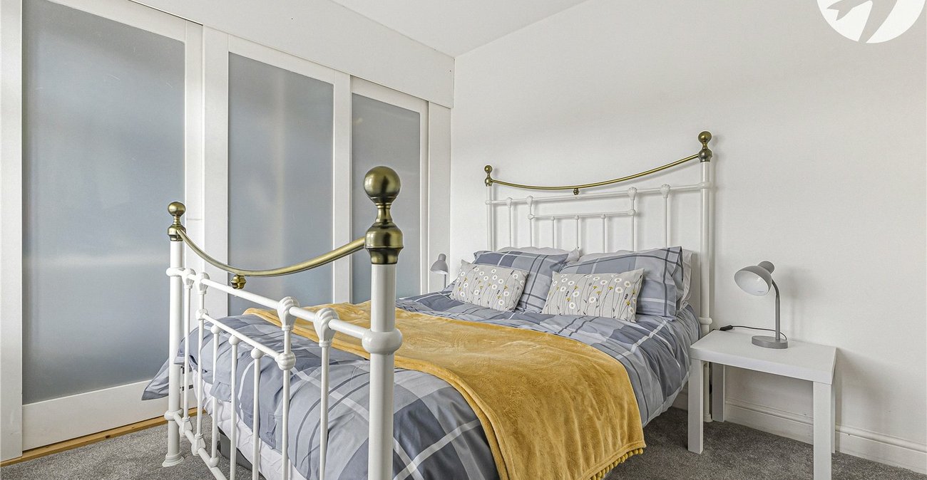 3 bedroom house for sale in Swanscombe | Robinson Jackson