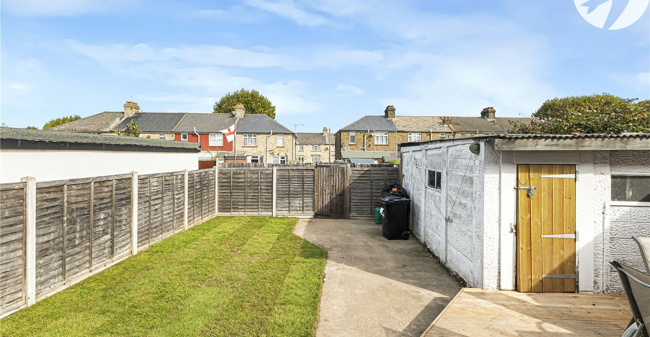 3 bedroom house for sale in Swanscombe | Robinson Jackson