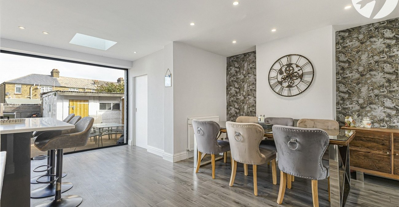 3 bedroom house for sale in Swanscombe | Robinson Jackson