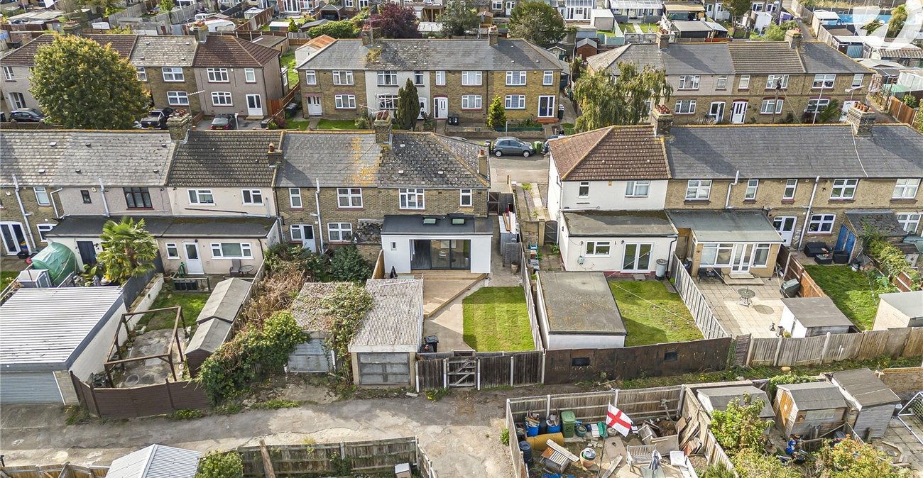 3 bedroom house for sale in Swanscombe | Robinson Jackson