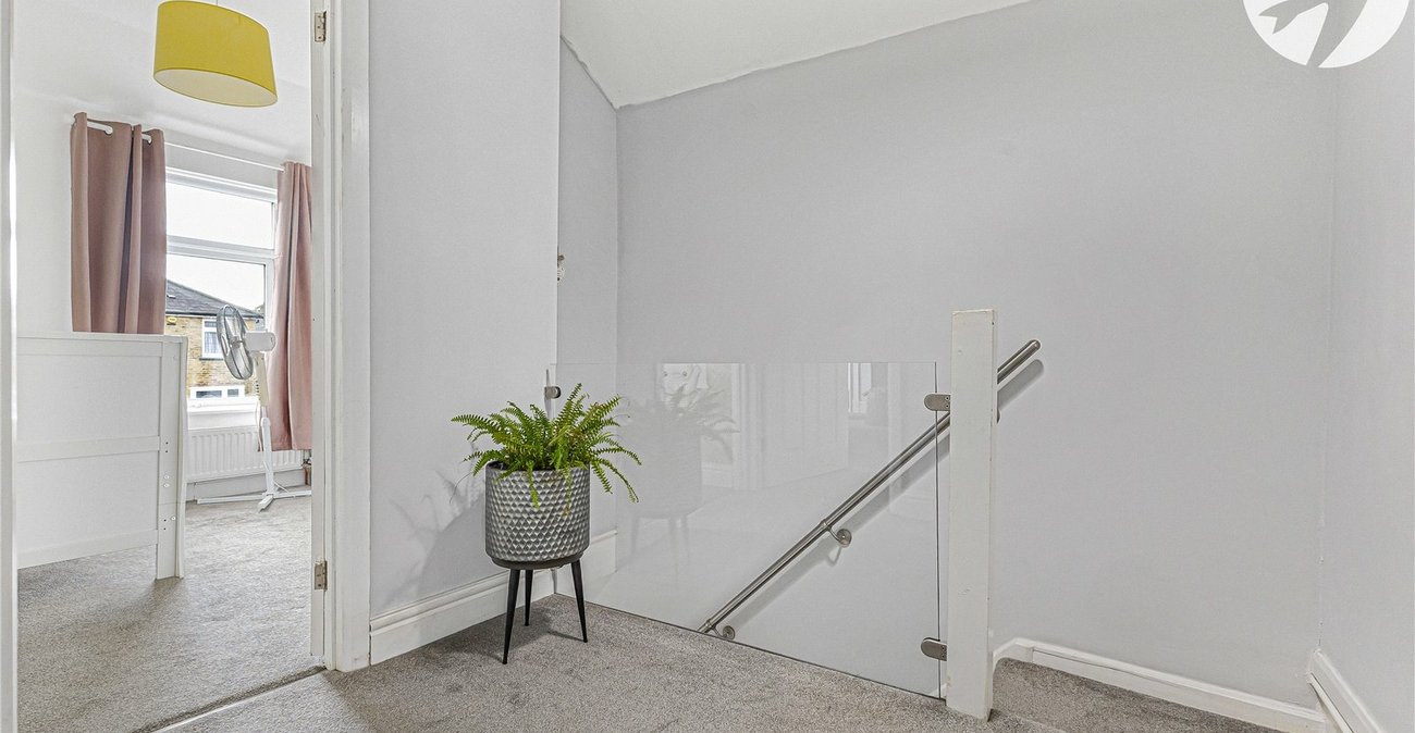 3 bedroom house for sale in Swanscombe | Robinson Jackson