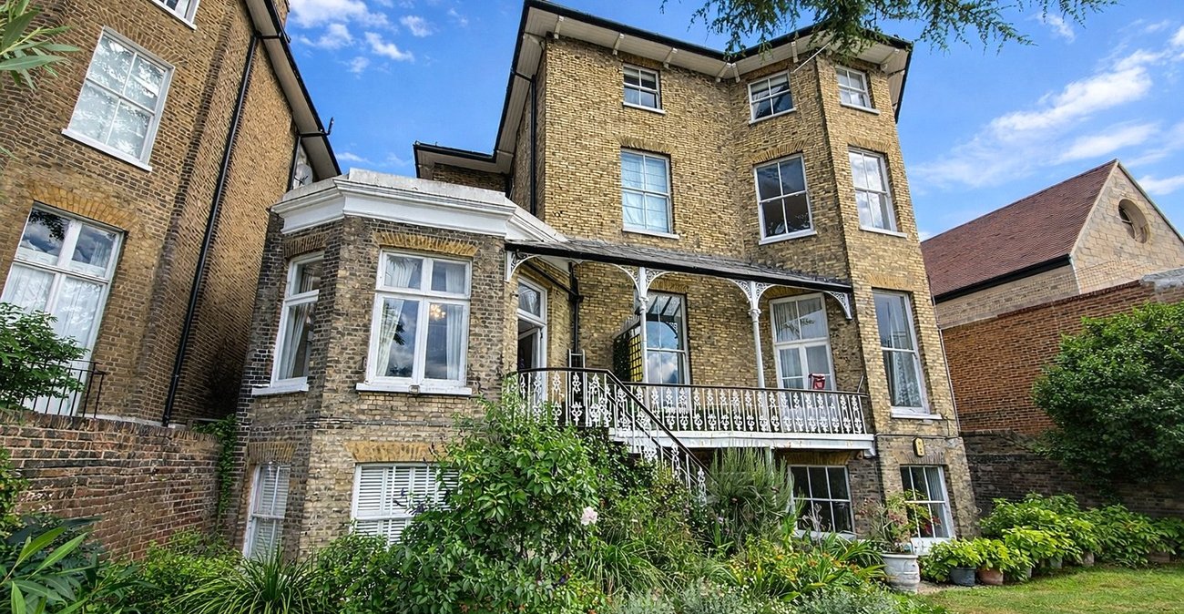 1 bedroom property for sale in London | Robinson Jackson