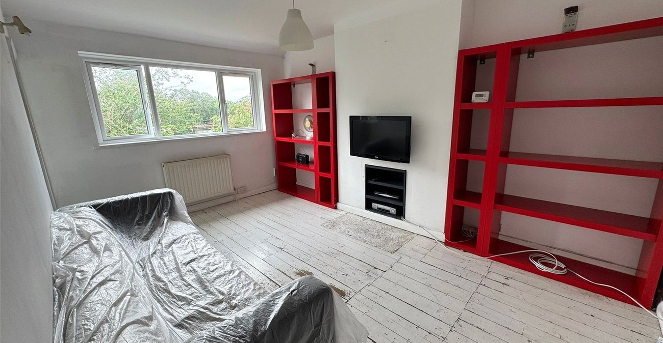 2 bedroom property for sale in London | Robinson Jackson