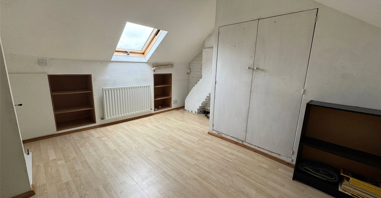 2 bedroom property for sale in London | Robinson Jackson