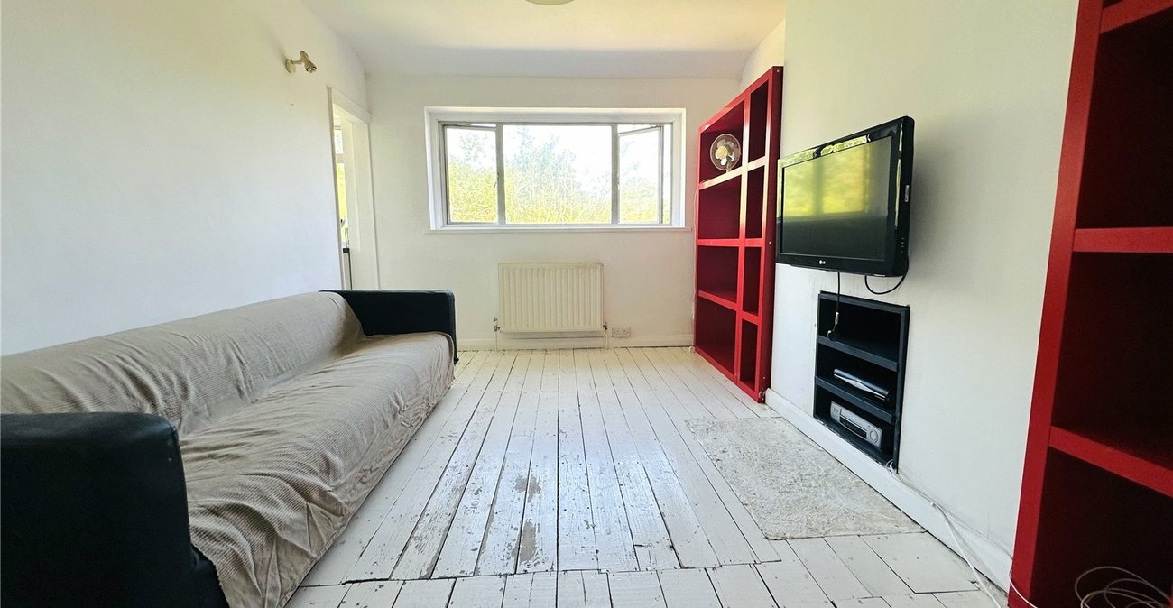 2 bedroom property for sale in London | Robinson Jackson