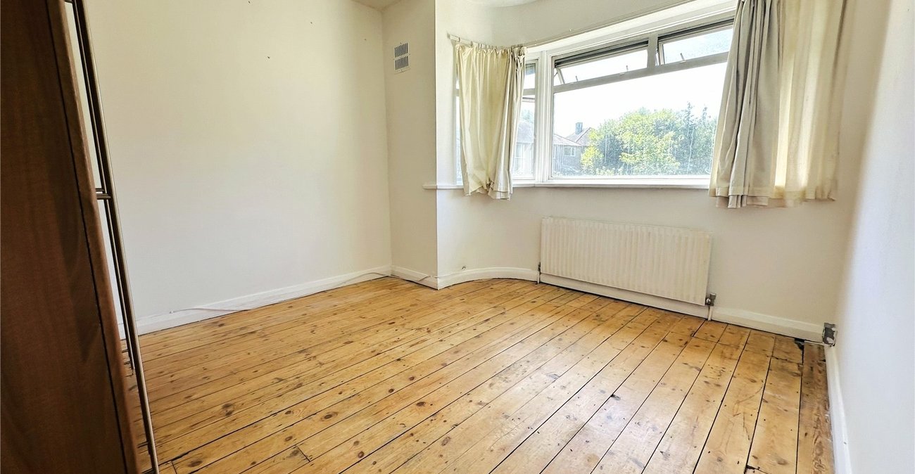2 bedroom property for sale in London | Robinson Jackson