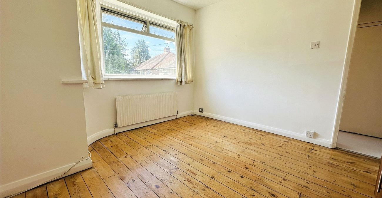 2 bedroom property for sale in London | Robinson Jackson