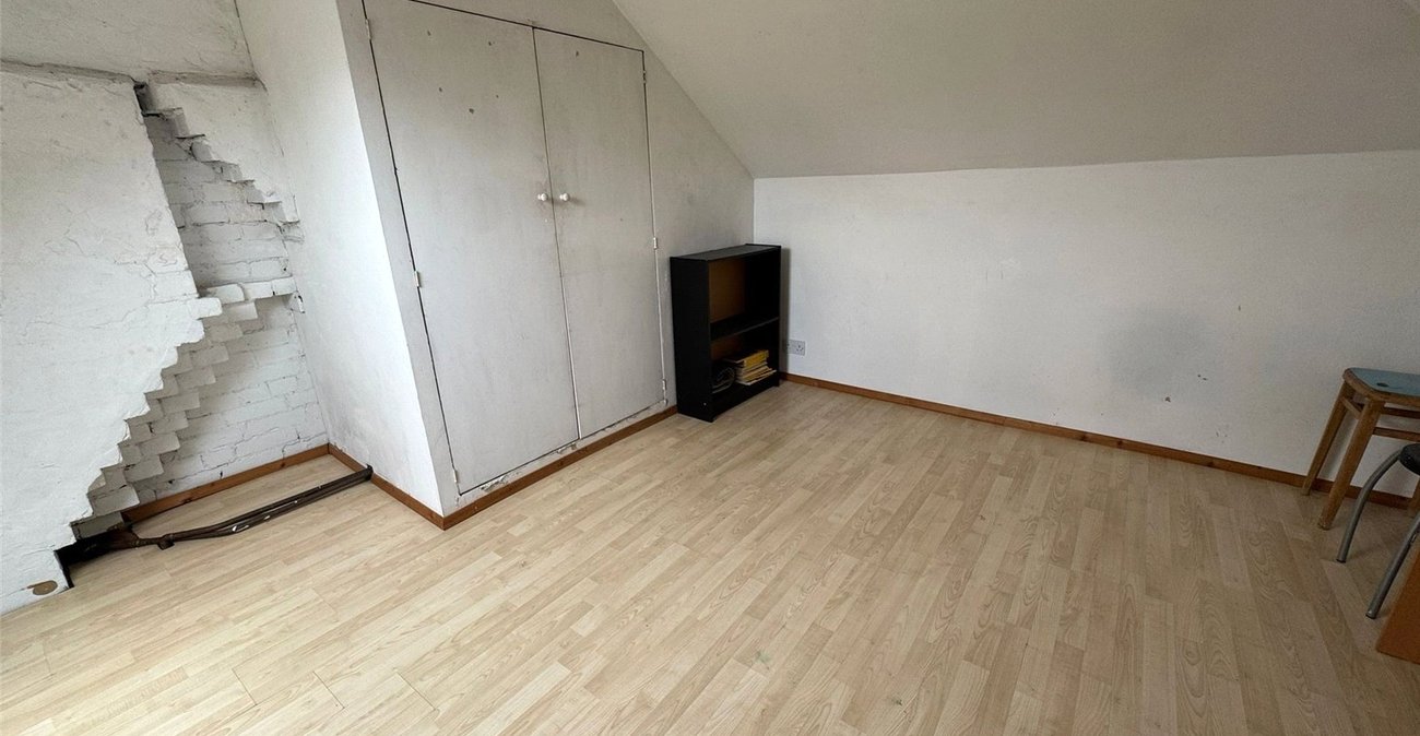2 bedroom property for sale in London | Robinson Jackson