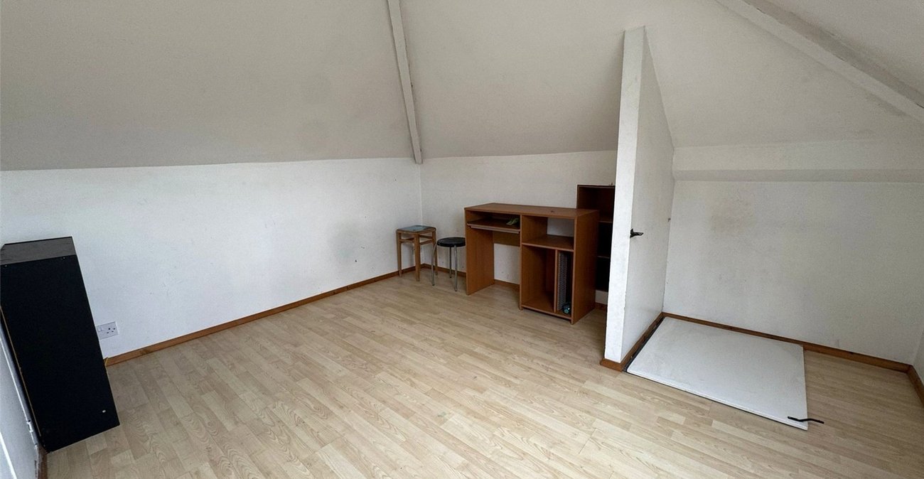 2 bedroom property for sale in London | Robinson Jackson