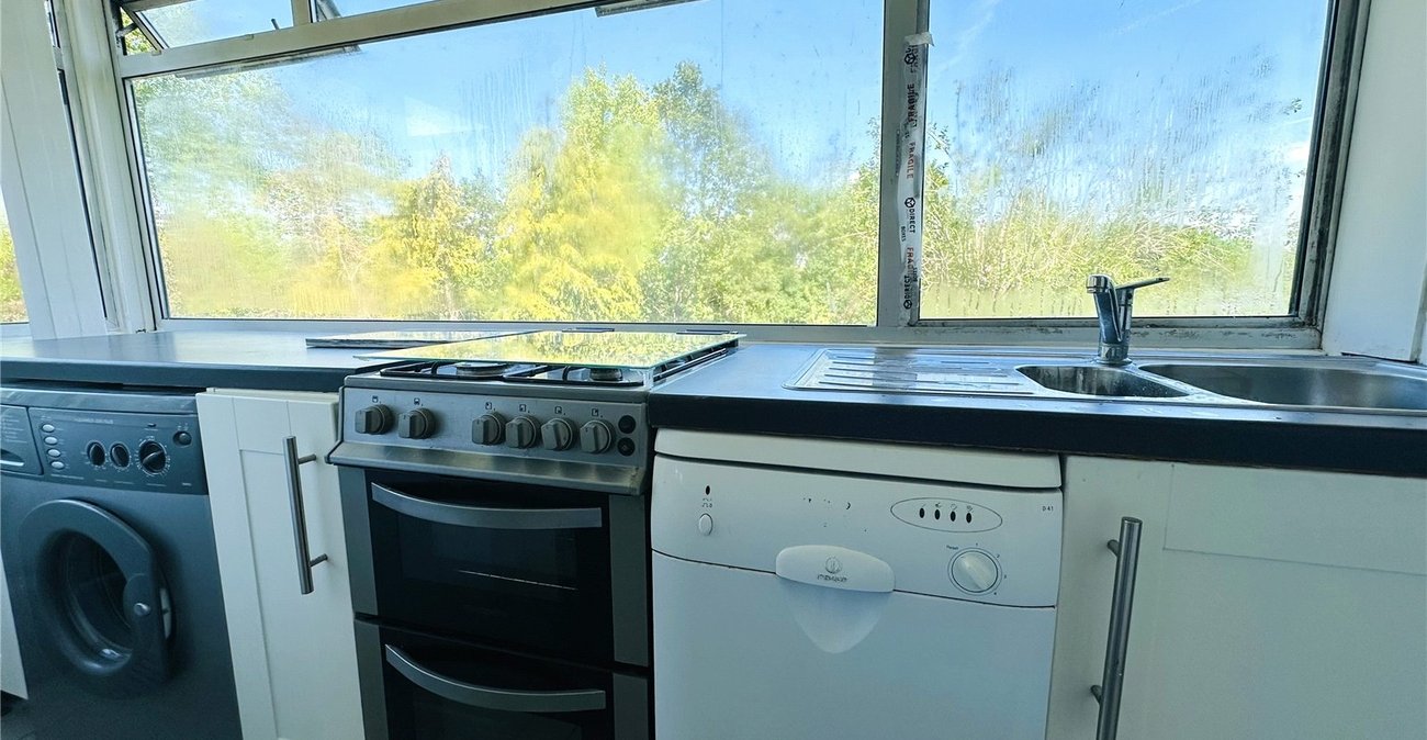 2 bedroom property for sale in London | Robinson Jackson