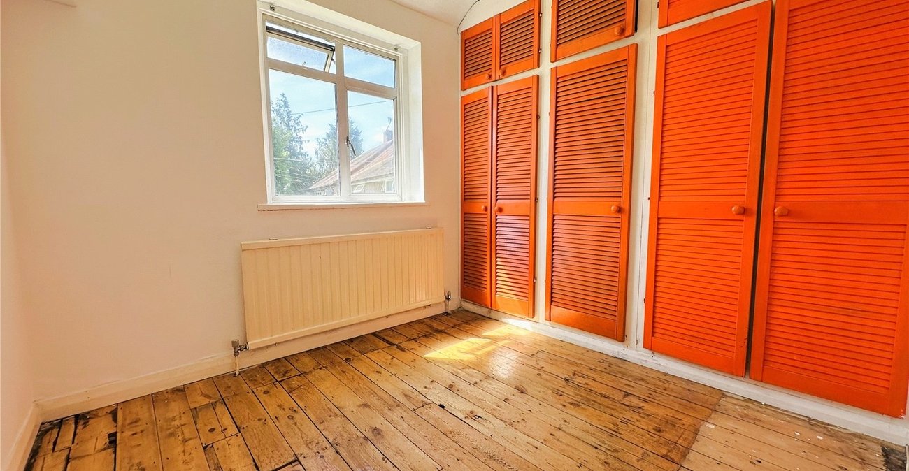 2 bedroom property for sale in London | Robinson Jackson