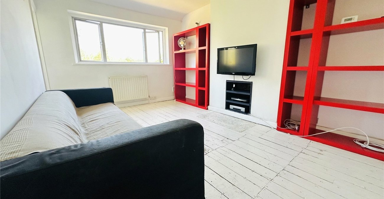 2 bedroom property for sale in London | Robinson Jackson