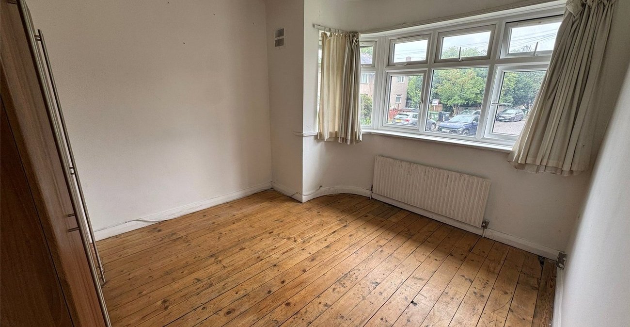 2 bedroom property for sale in London | Robinson Jackson
