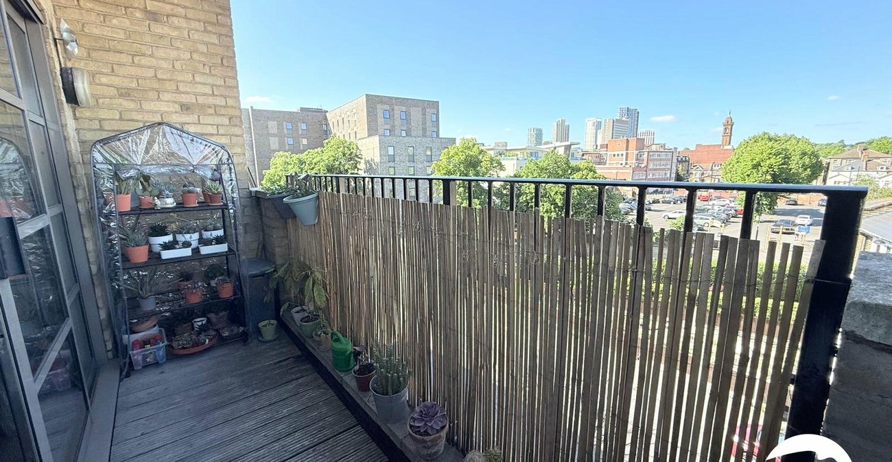 1 bedroom property for sale in London | Robinson Jackson