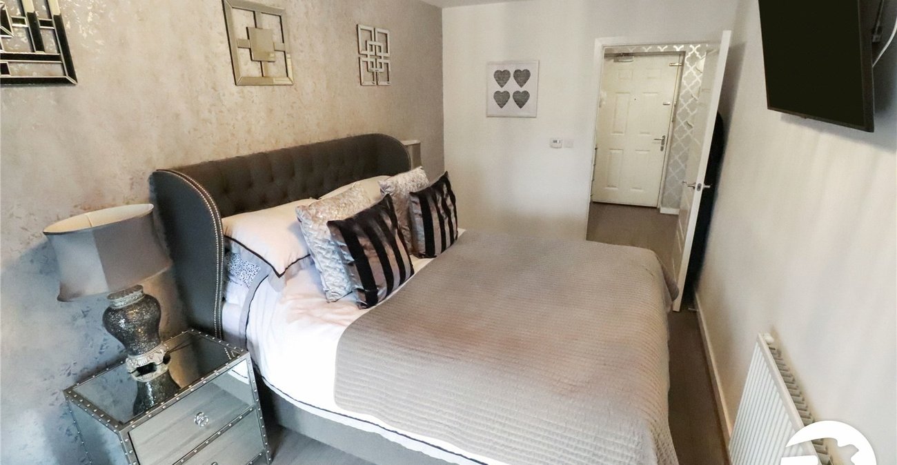 2 bedroom property for sale in Belvedere | Robinson Jackson