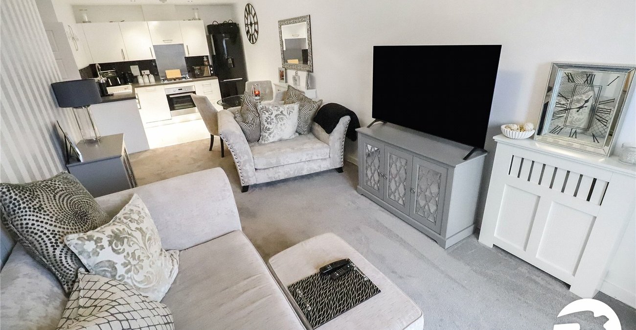 2 bedroom property for sale in Belvedere | Robinson Jackson