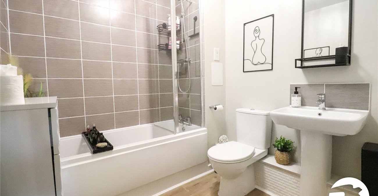 2 bedroom property for sale in Belvedere | Robinson Jackson