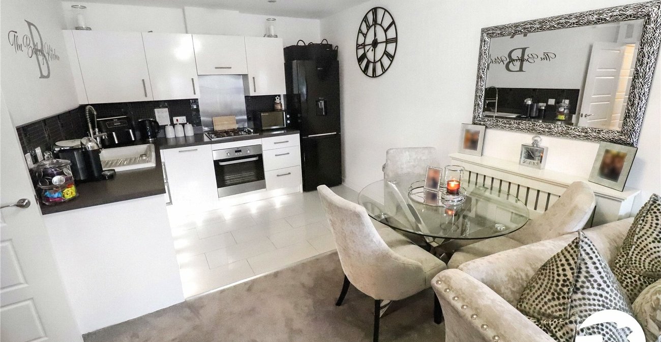 2 bedroom property for sale in Belvedere | Robinson Jackson