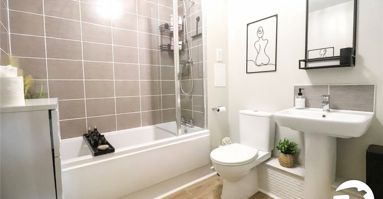 2 bedroom property for sale in Belvedere | Robinson Jackson