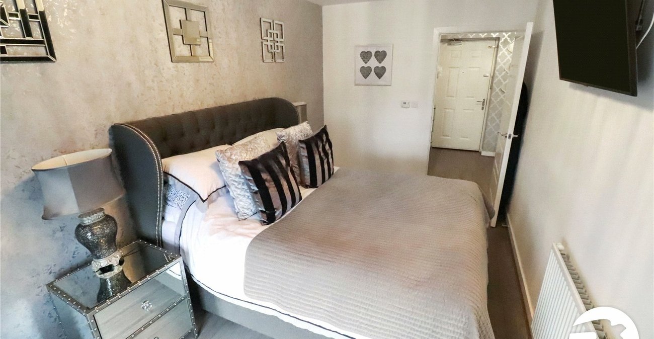 2 bedroom property for sale in Belvedere | Robinson Jackson