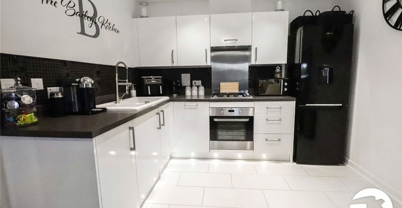 2 bedroom property for sale in Belvedere | Robinson Jackson