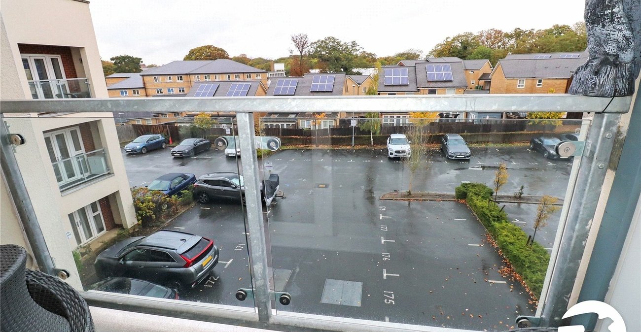 2 bedroom property for sale in Belvedere | Robinson Jackson