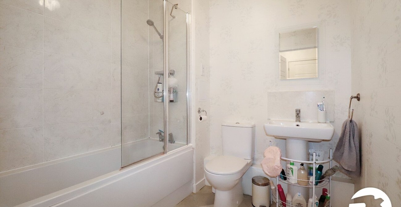 2 bedroom property for sale in Belvedere | Robinson Jackson