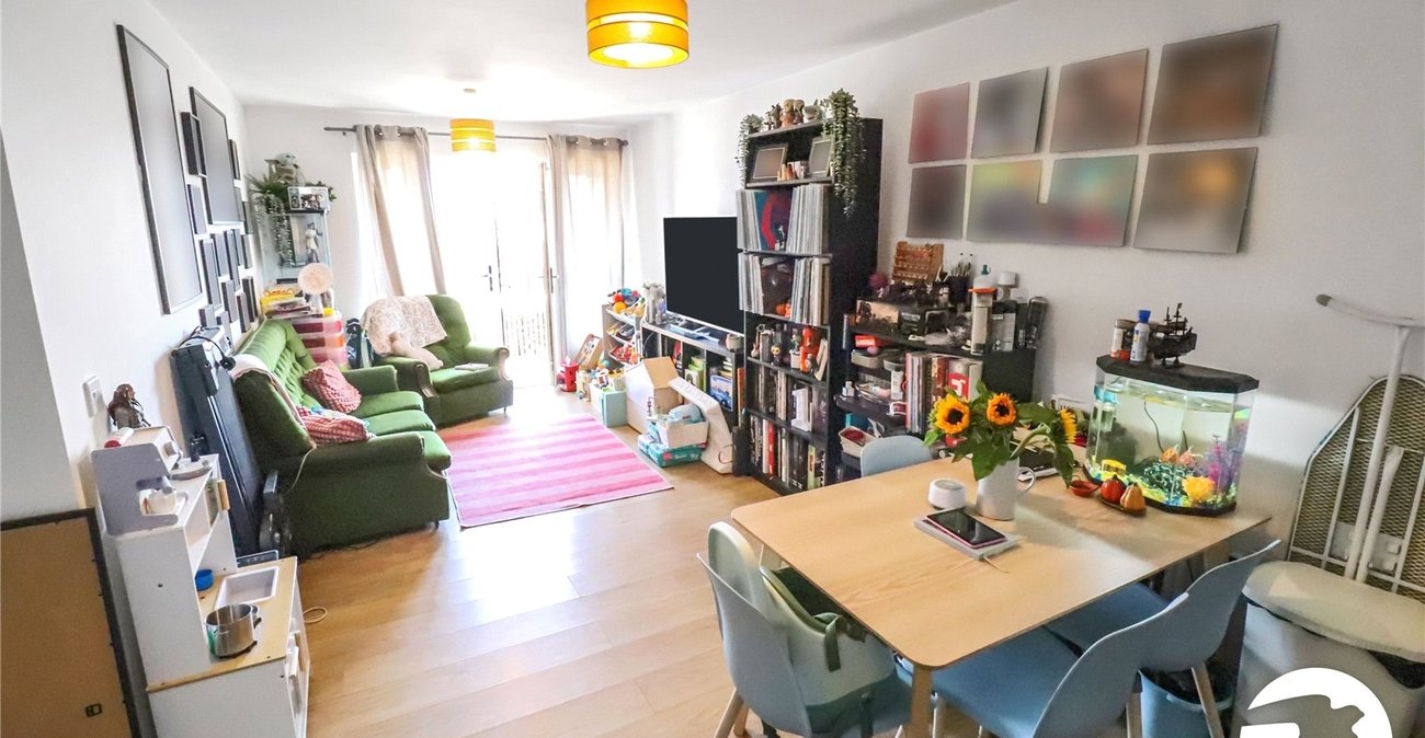 2 bedroom property for sale in Belvedere | Robinson Jackson