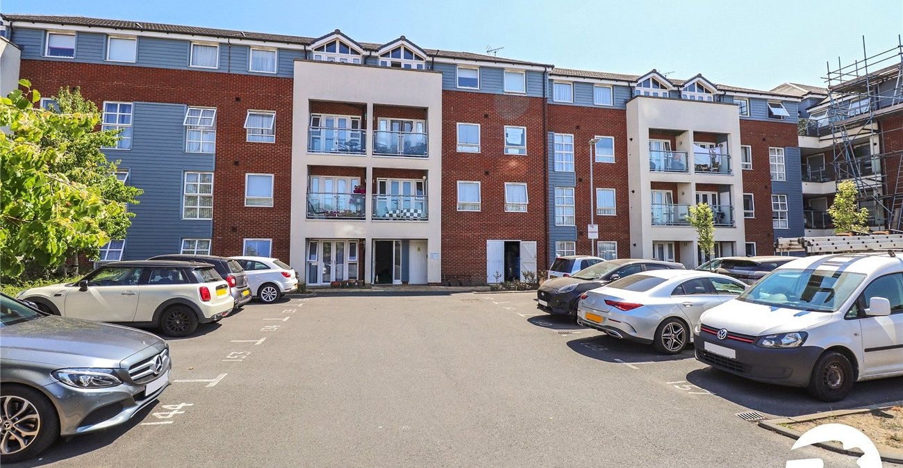 2 bedroom property for sale in Belvedere | Robinson Jackson