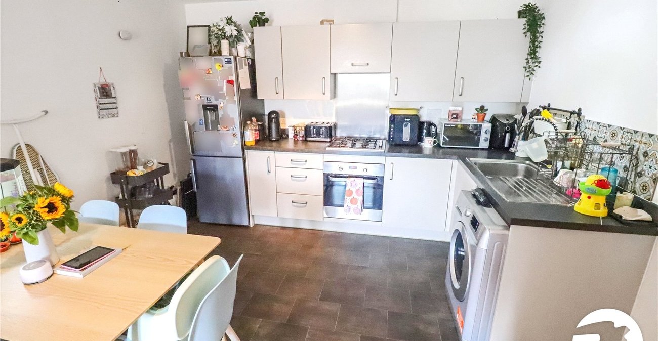 2 bedroom property for sale in Belvedere | Robinson Jackson