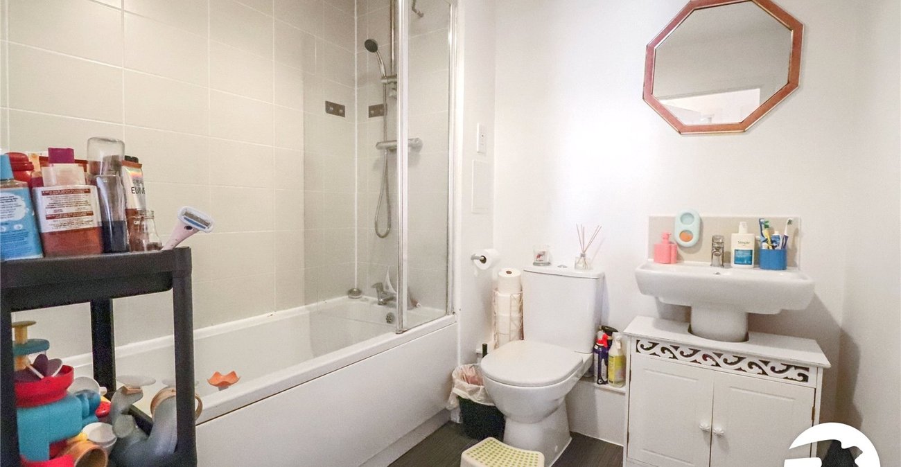 2 bedroom property for sale in Belvedere | Robinson Jackson