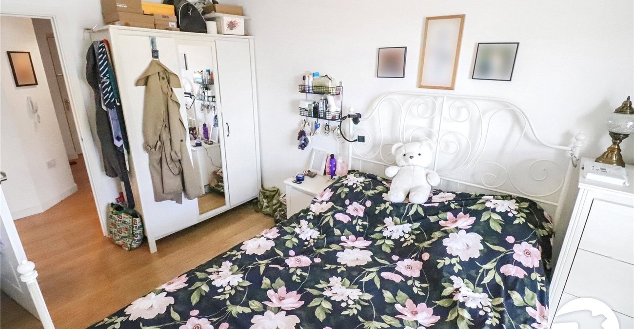 2 bedroom property for sale in Belvedere | Robinson Jackson
