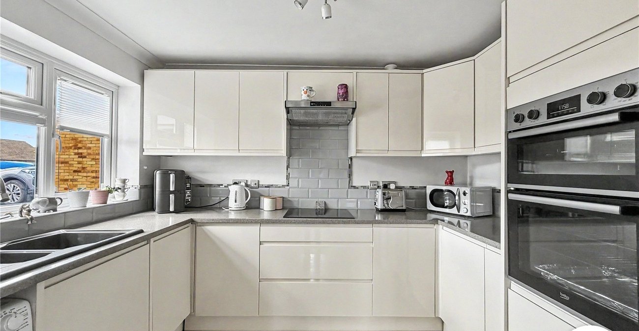 3 bedroom house for sale in Walderslade | Robinson Michael & Jackson