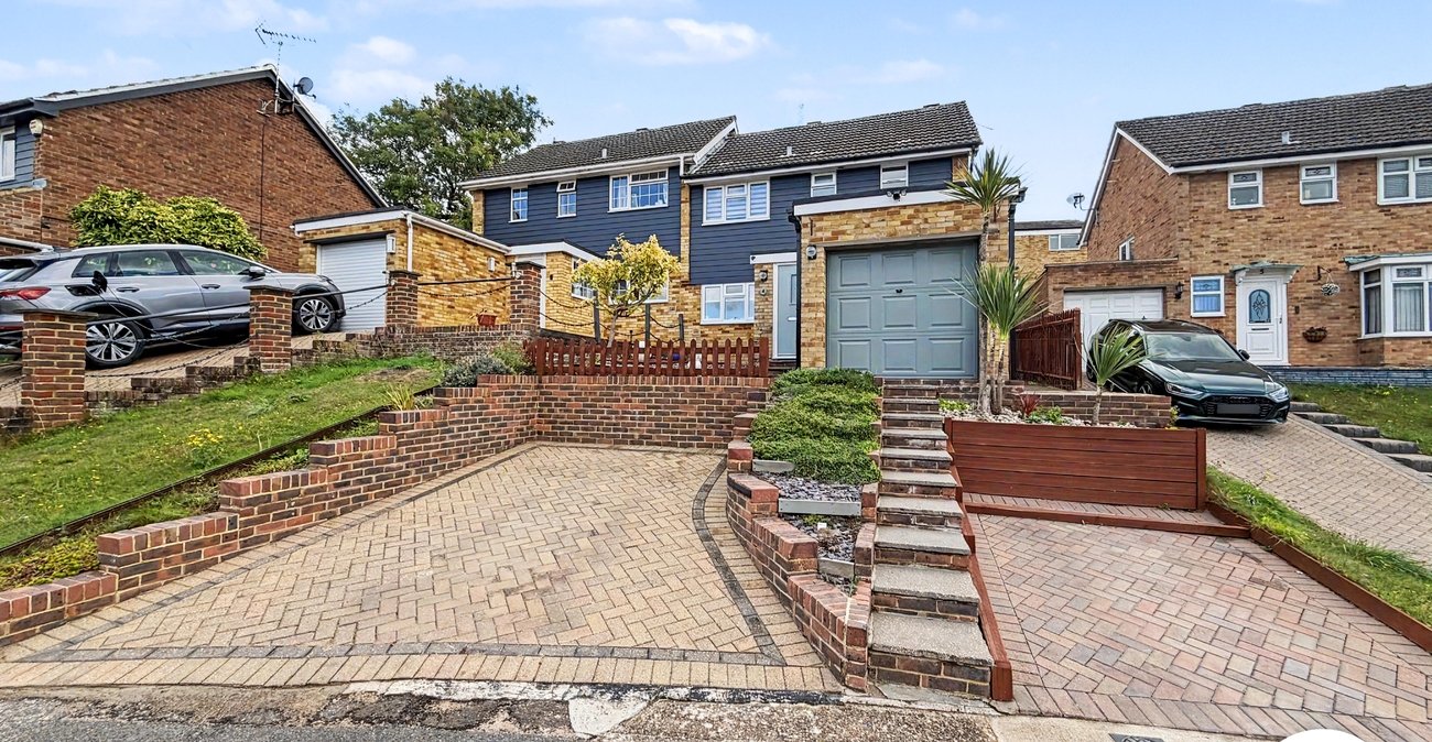 3 bedroom house for sale in Walderslade | Robinson Michael & Jackson
