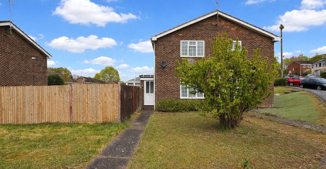 1 bedroom house for sale in Rainham | Robinson Michael & Jackson