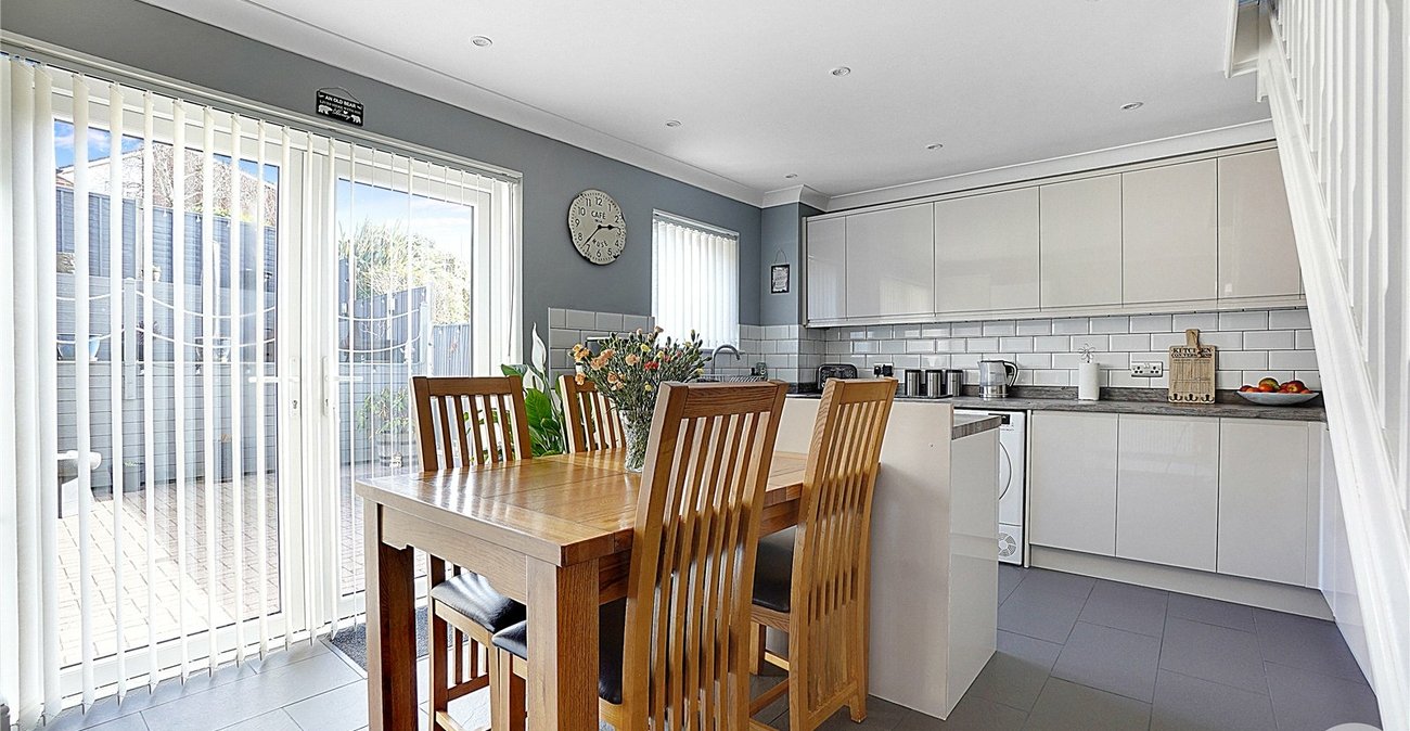 3 bedroom house for sale in Rainham | Robinson Michael & Jackson