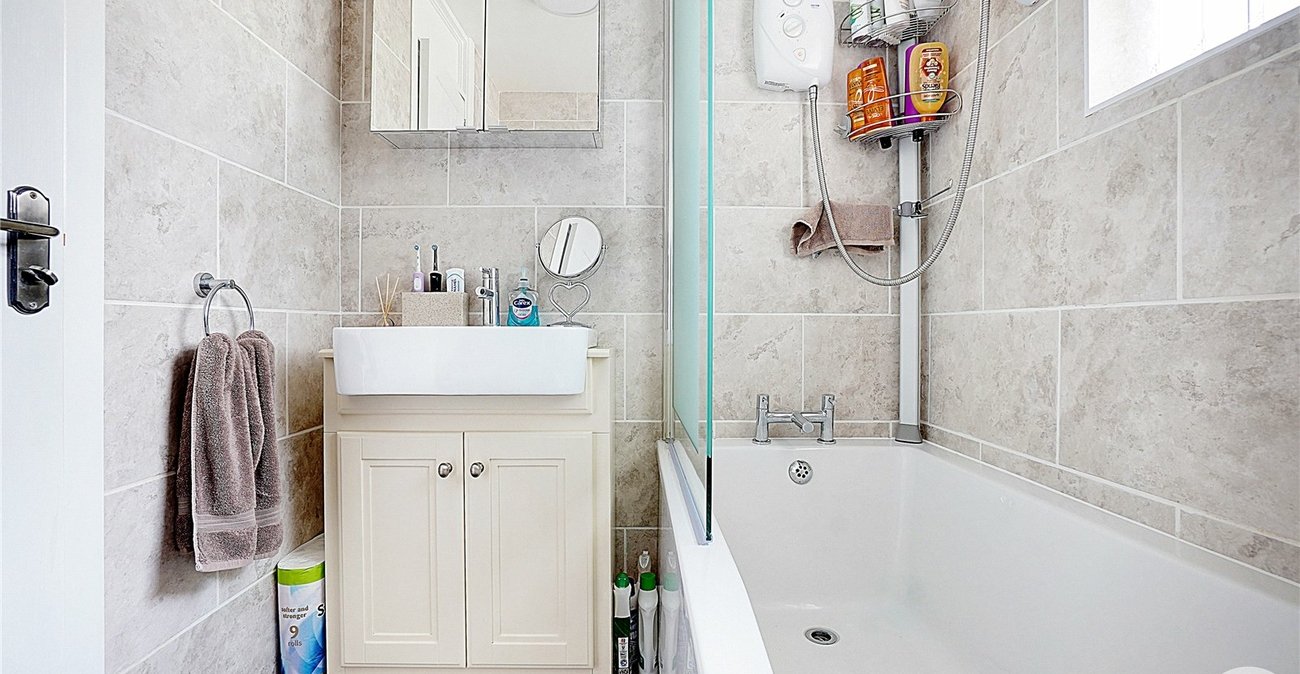 3 bedroom house for sale in Rainham | Robinson Michael & Jackson